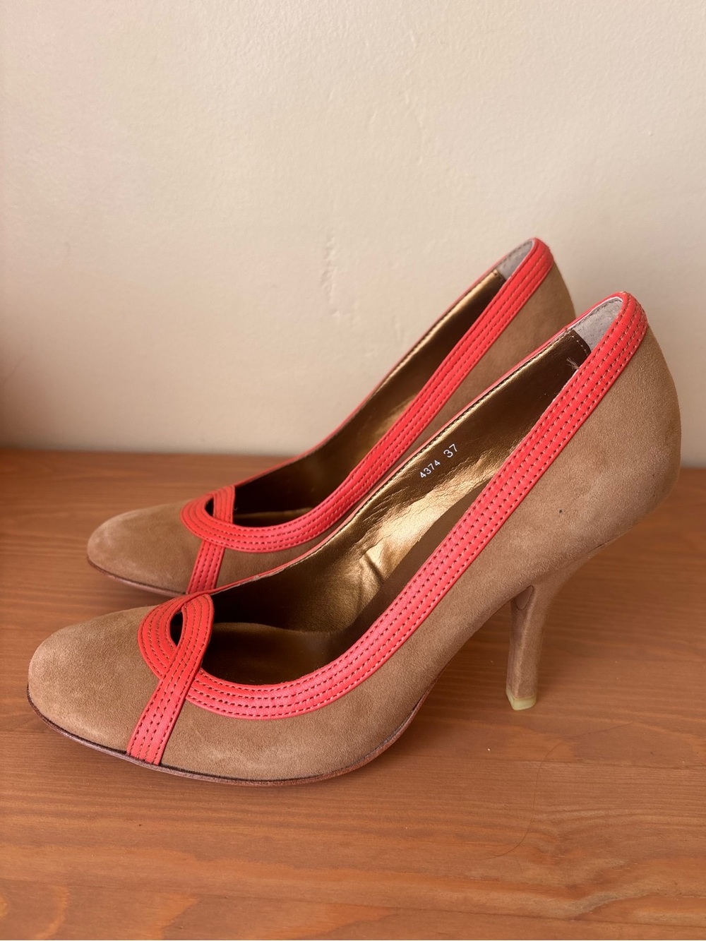 FORNARINA Beige Suede High Heel Pumps with coral trim Size 6.5 Shoes